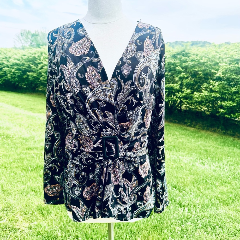 VENUS Paisley Belted Print Top - Picture 6 of 16
